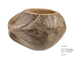 ŁUPINA KOKOSA 25 cm długości, 16 cm wosokość, 11 cm średnica otworu.